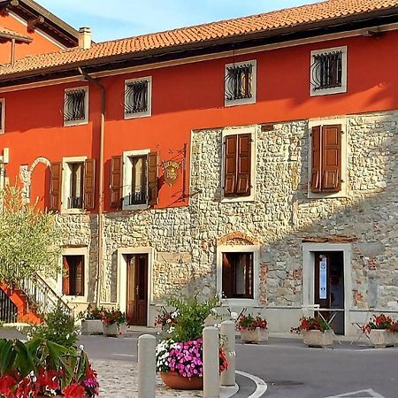 Hotel Locanda Al Pomo D'Oro Чивидале-дель-Фриули Экстерьер фото