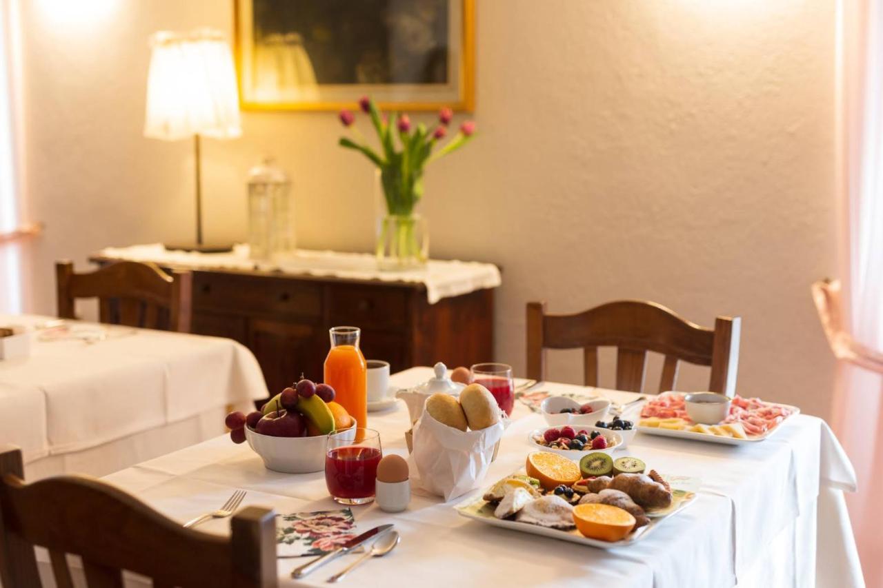 Hotel Locanda Al Pomo D'Oro Чивидале-дель-Фриули Экстерьер фото