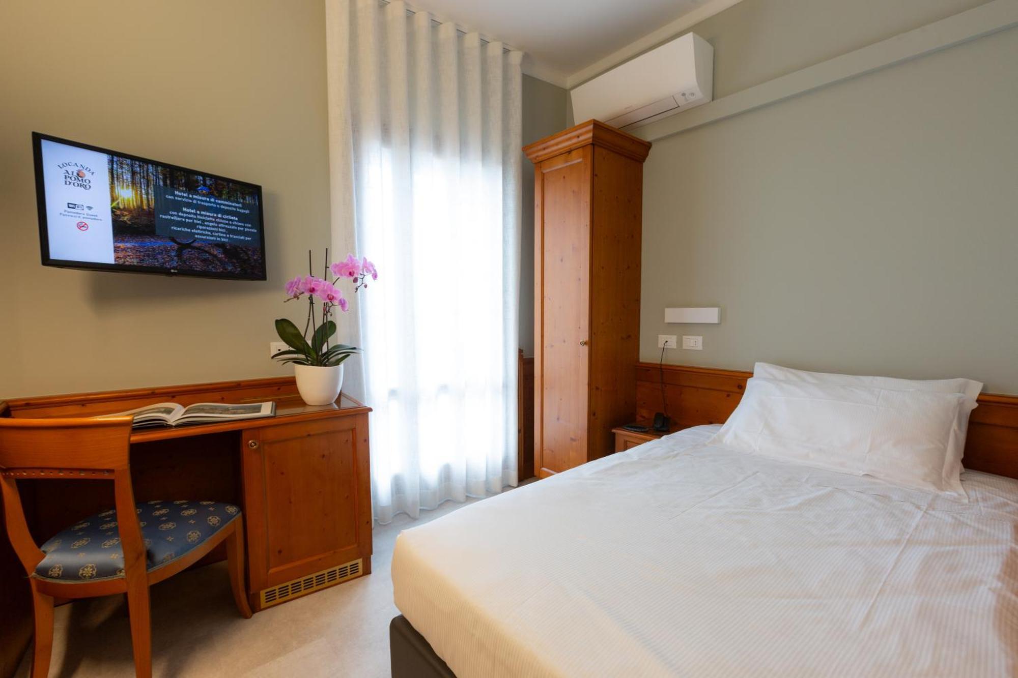 Hotel Locanda Al Pomo D'Oro Чивидале-дель-Фриули Экстерьер фото